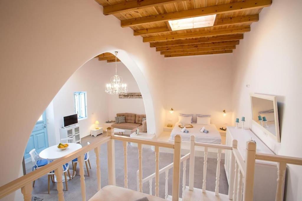Traditional Luxury House Apartment
