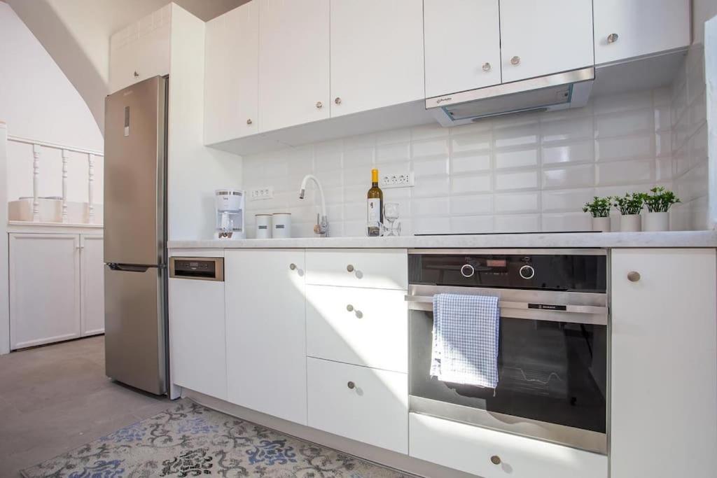Traditional Luxury House Apartment *